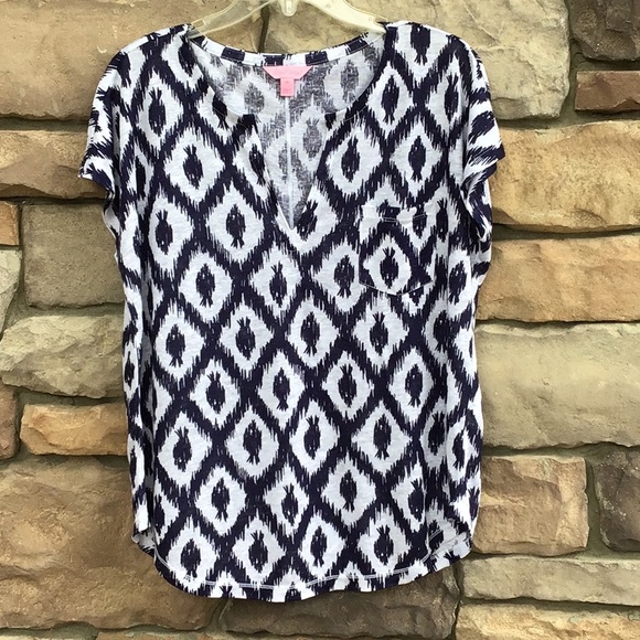 Lilly Pulitzer Tops - Lilly Pulitzer Duval Fish Aztec Print 100% Linen